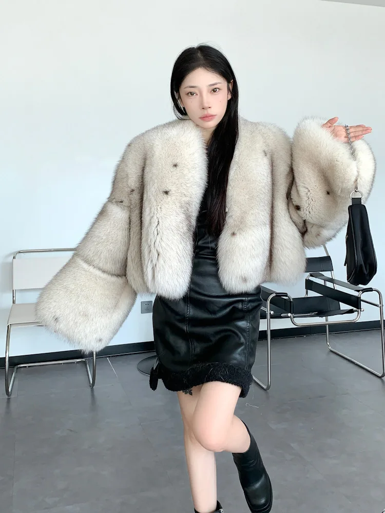 2025 winter new style, imported from FinlandSAGA fox, Crown Fox Fur Grass short coat, whole skin spot fashion, young, tall, sexy
