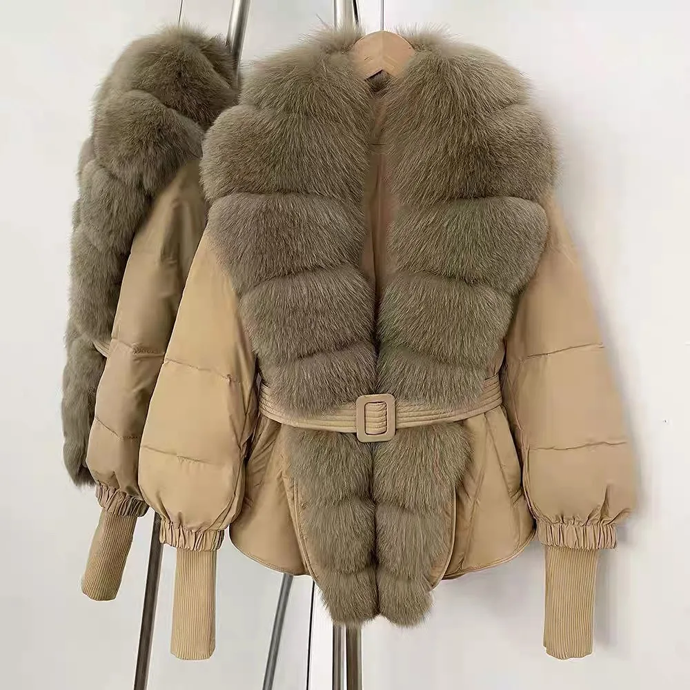 l ياقة من الفرو للنساء من Jaet ملابس خارجية راقية لشتاء 2025 #2