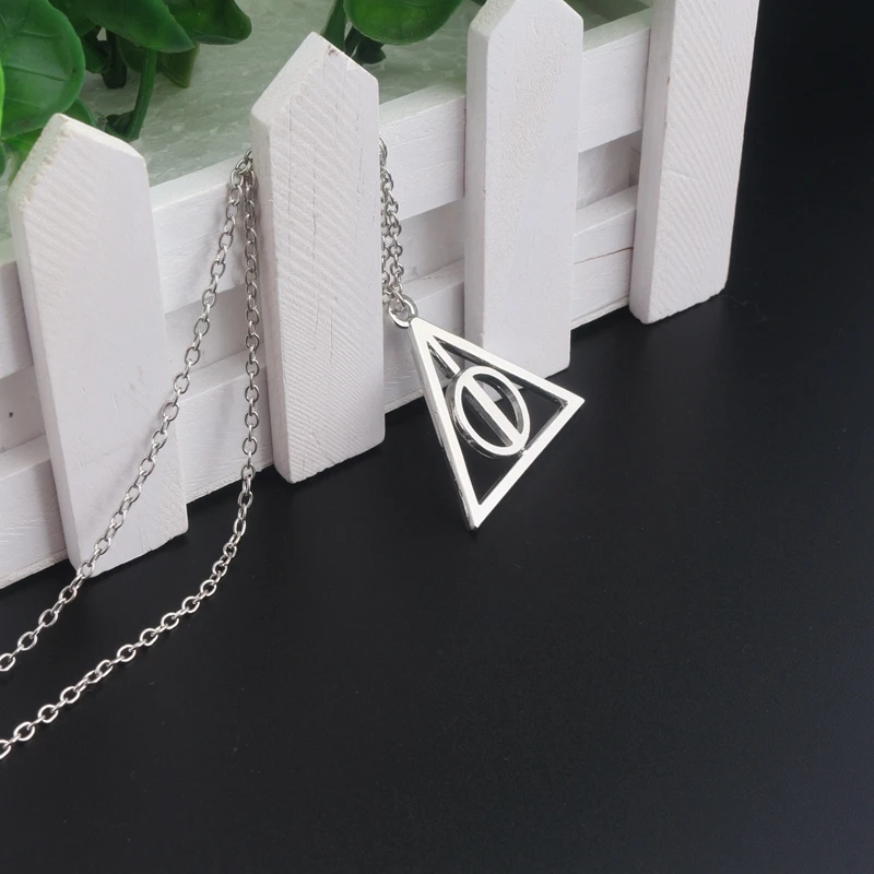 Collar de Moda con Colgante Giratorio Triangular de las Reliquias de la Muerte en Plata, Inspirado en Películas
