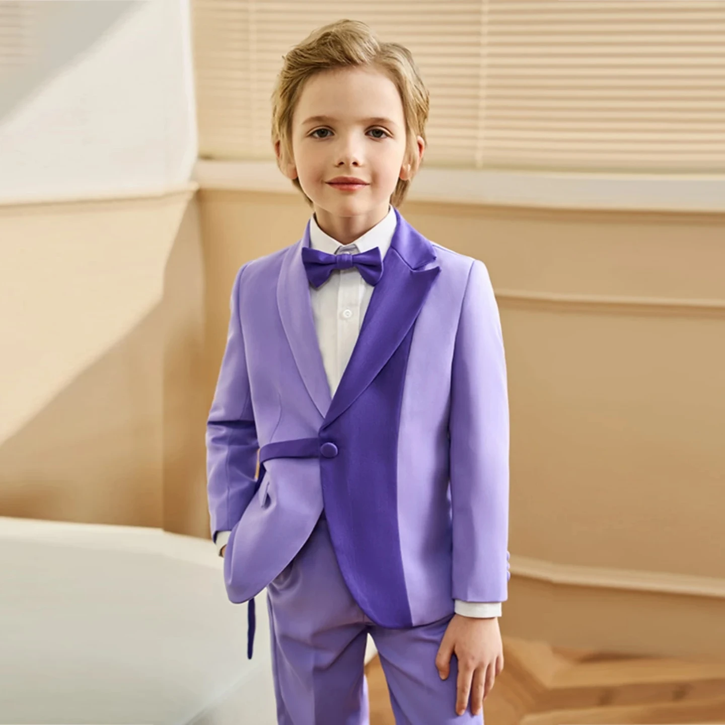 طقم بدلة مكون من قطعتين باللون الأرجواني الفاتح للأولاد بأكمام طويلة طقم بدلة رسمية وأنيقة لصفحة الزفاف طقم بدلة عيد ميلاد للأولاد #1