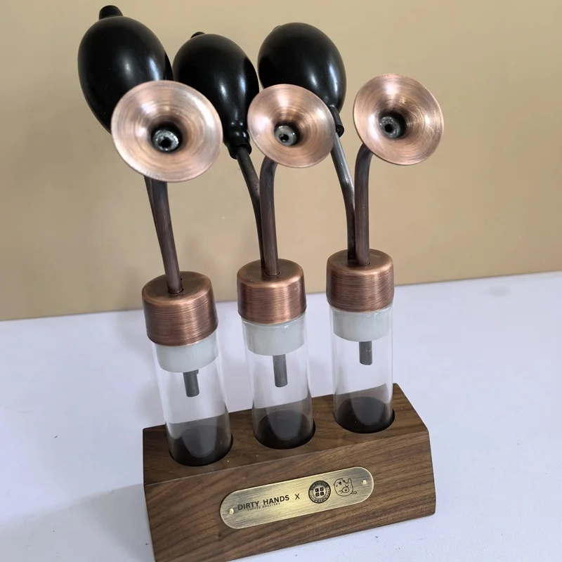 

Новый дизайн, медный набор флаконов для духов, кофе, запаха с деревянной подставкой, латунная бутылка для благовоний