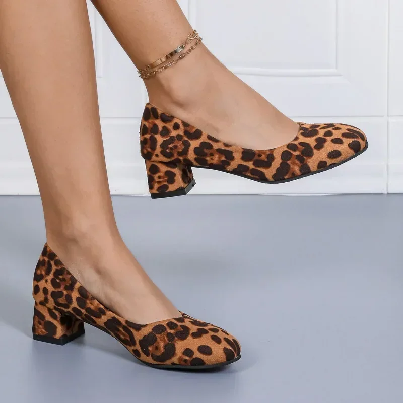 Scarpe per le donne 2024 Tacchi alti da donna poco profondi di alta qualità Moda Stampa leopardata Ufficio e carriera Nuovi tacchi taglie forti Donna