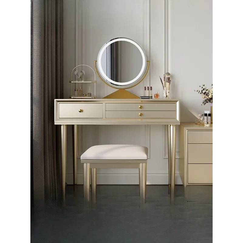 Light Luxury Americ…