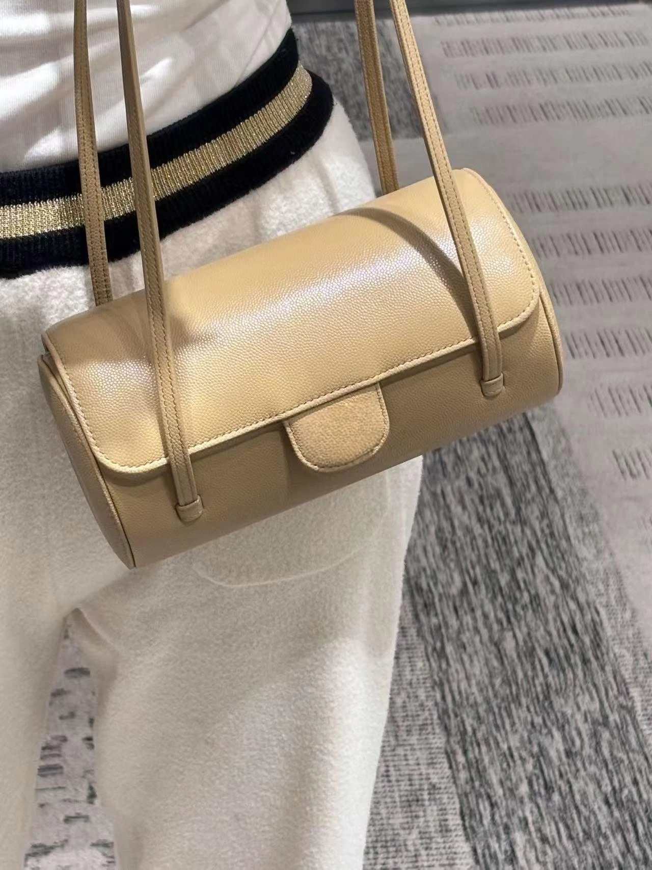 2026C Early Spring Collection Luxury Designer Women's Shoulder Bag, High-quality Leather Flip-Top Crossbody Bag, Retro Women's H