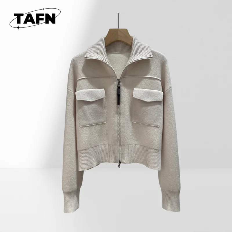 

Casual Women’s Winter Vest for Cold Days and Cozy Nights Women in Classic Styles Puffer Vest Jacket for Women AG3173