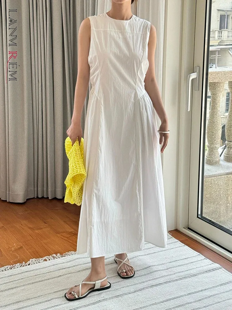 

LANMREM Minimalism Gathered Waist A-line Dress For Women Round Neck Sleeveless Fashion Long Dresses 2024 Summer New 26D9390