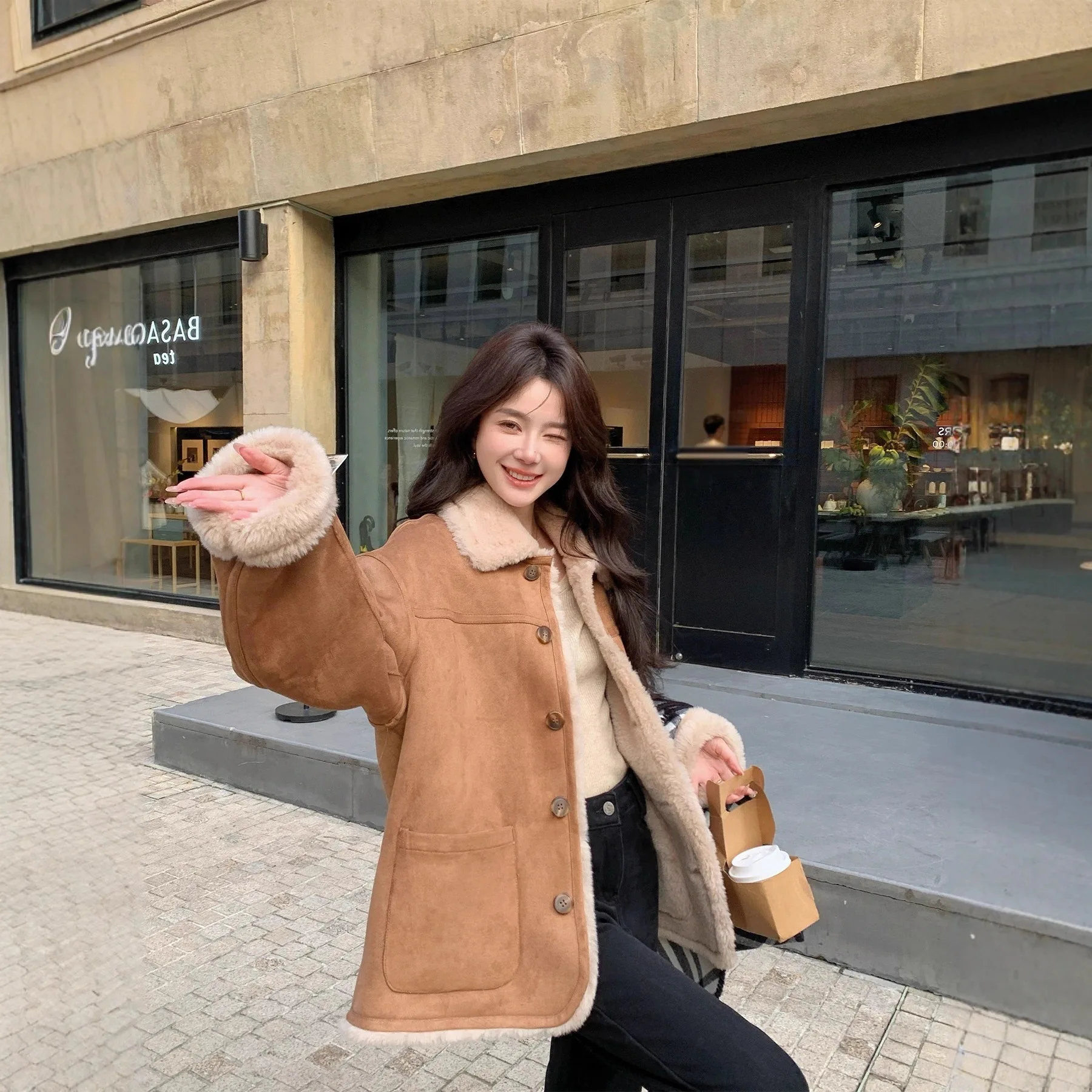 Dubbelzijdig suède bont uit één stuk 100 lamsbont grasjas voor dames herfst/winter 2025, nieuw item