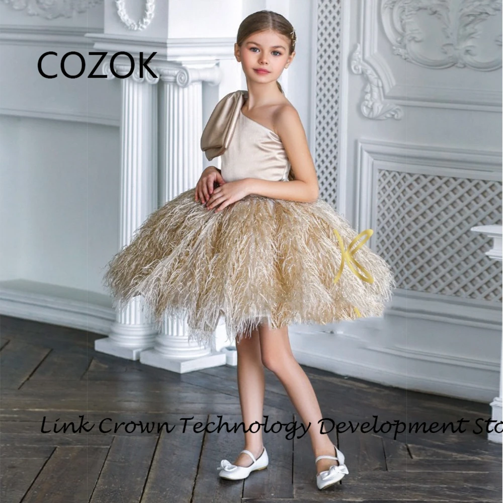 

COZOK Gold Flower Girls Dresses with Feather 2024 Summer New Knee Length Zipper Back Wedding Party Dresses Vestidos De Novia