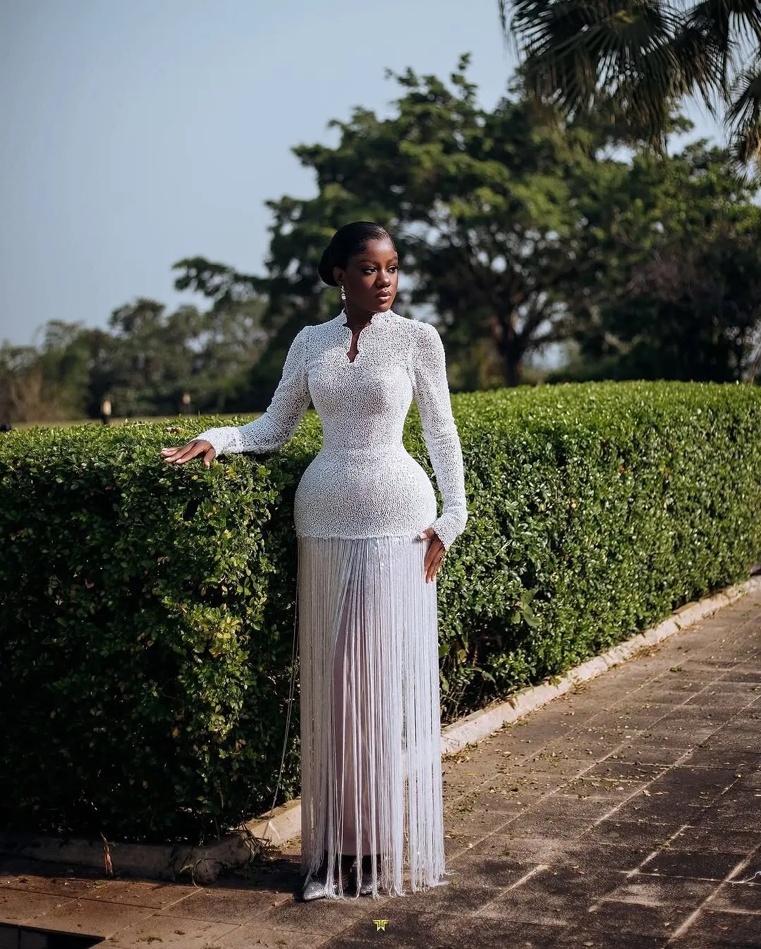 Customized Sequin Tassel Wedding Dress O Neck Long Sleeve Sheath Bridal Gown Saudi Arabia Dubai Robes De Soirée