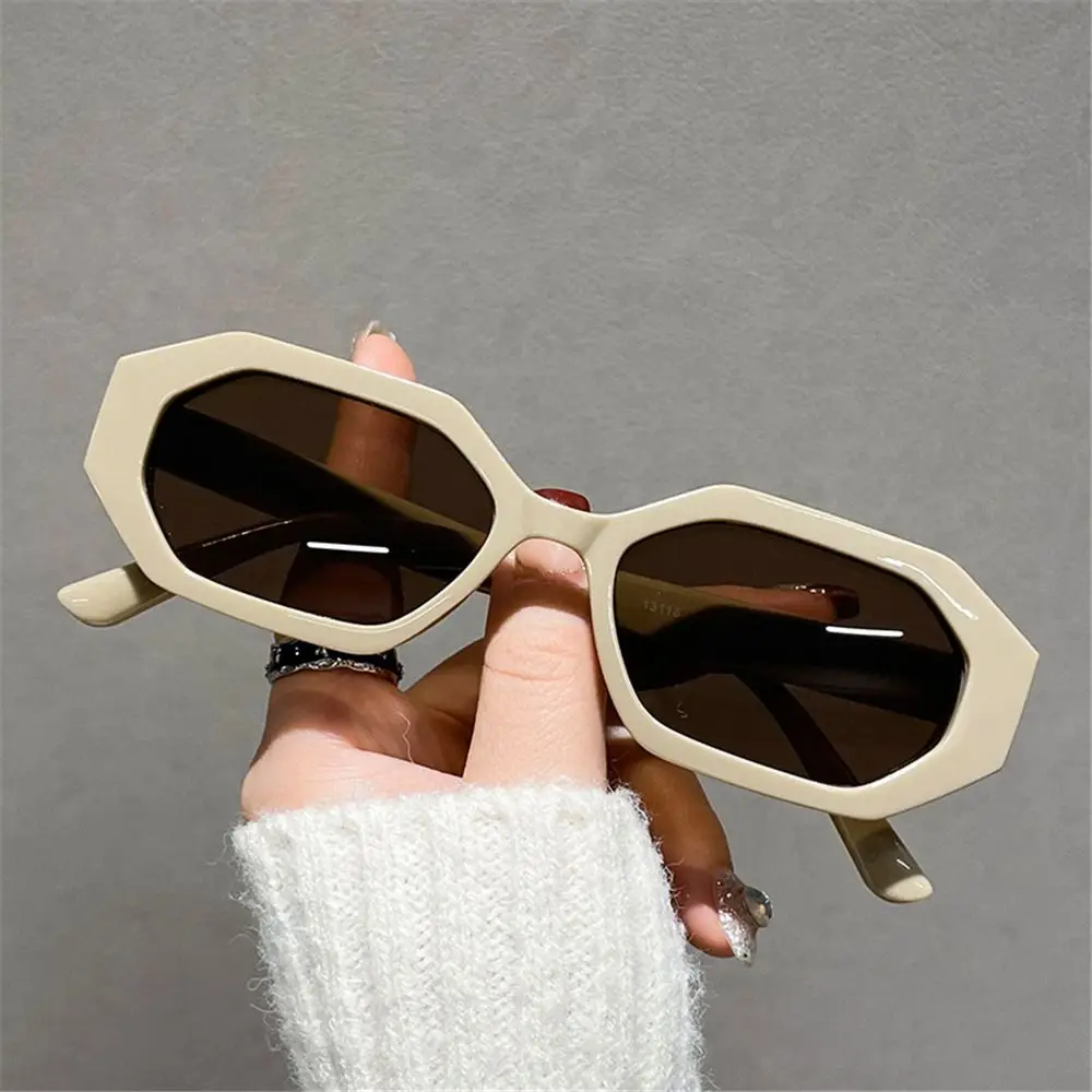 Trendy Geometric Frame Retro Sunglasses UV 400 Small Rectangle Sunglasses Vintage Polygonal Sunglasses for Women & Men