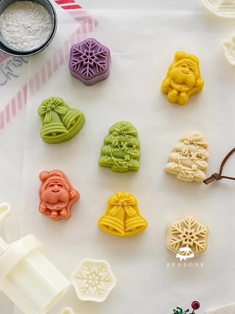 30g Santa Claus Bell Mooncake Plunger Mold Xmas Tree Snowflake Cookie Cutter Christmas Biscuit Stamp Pastry Dessert Baking Tools