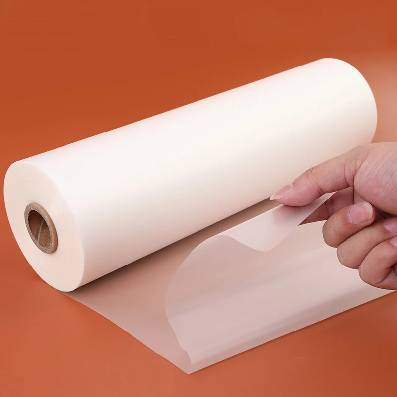 1 rolka satynowa matowa błyszcząca 220 mm x 100 M 25 mikrofonów 27 mikrofonów 28 mikrofonów 1 "rdzeń folii do laminowania na gorąco Bopp do laminatora na gorąco.