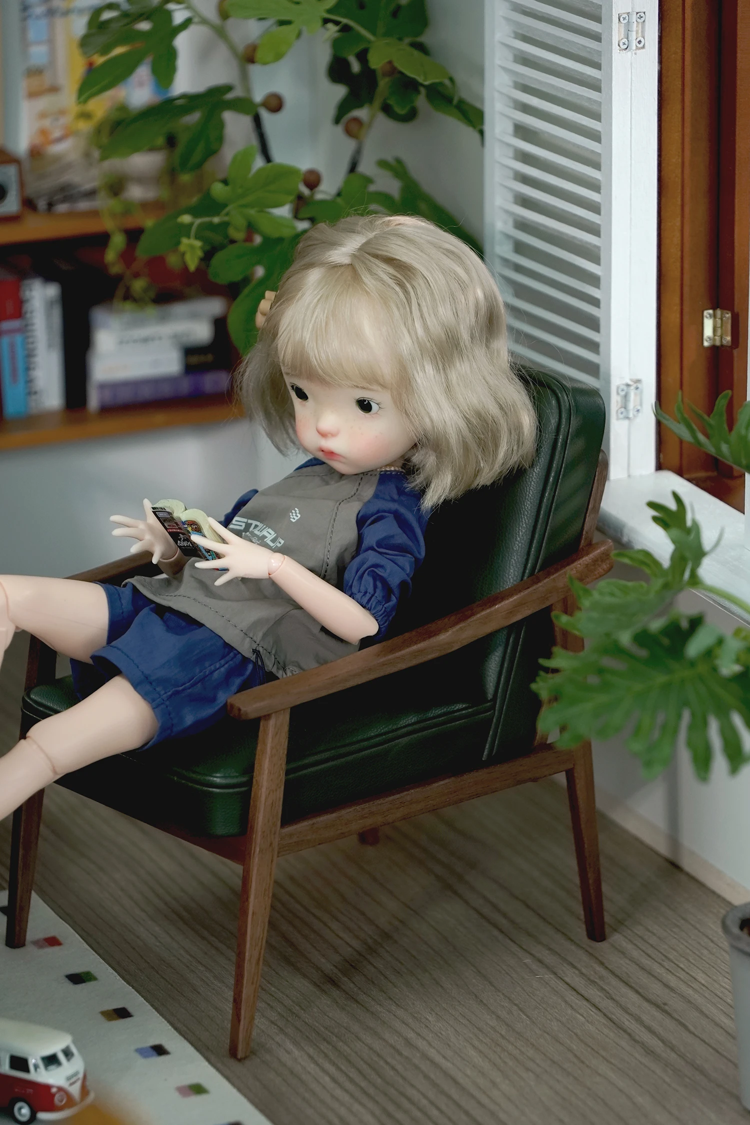 1/6 نموذج بيت الدمية اكسسوارات الأثاث نموذج صغير أريكة شخص واحد من الخشب الصلب