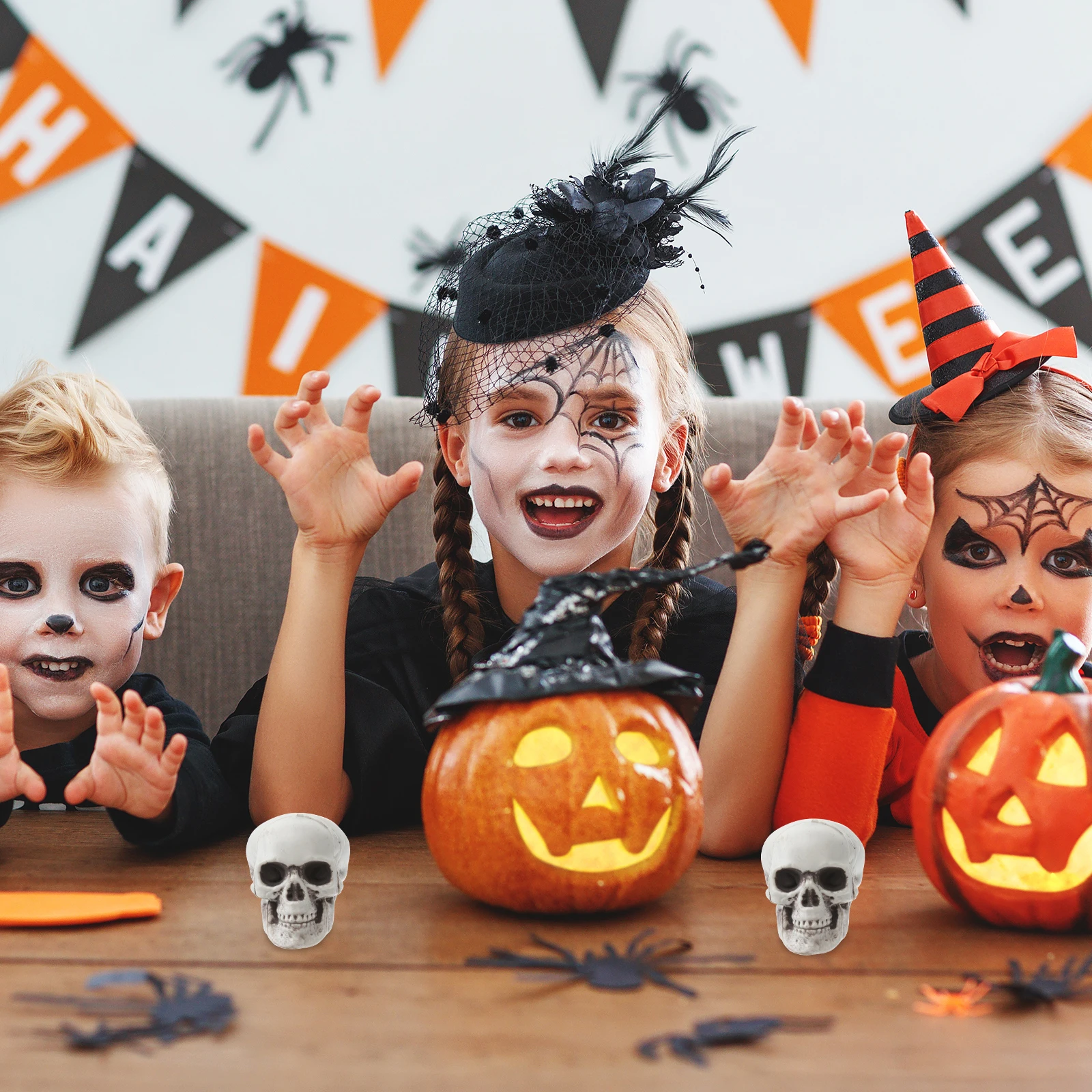 

6pcs Realistic Plastic Skull Mini Horrifying Jaw Halloween Party Decoration Props Skull Ornaments Halloween Decorations