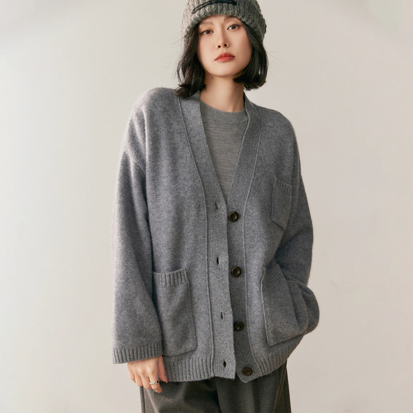 

2025 New Women's Cardigan 100% Pure Cashmere Women's Knitted V-neck Knitted Women's Coat Warm Coat for Women