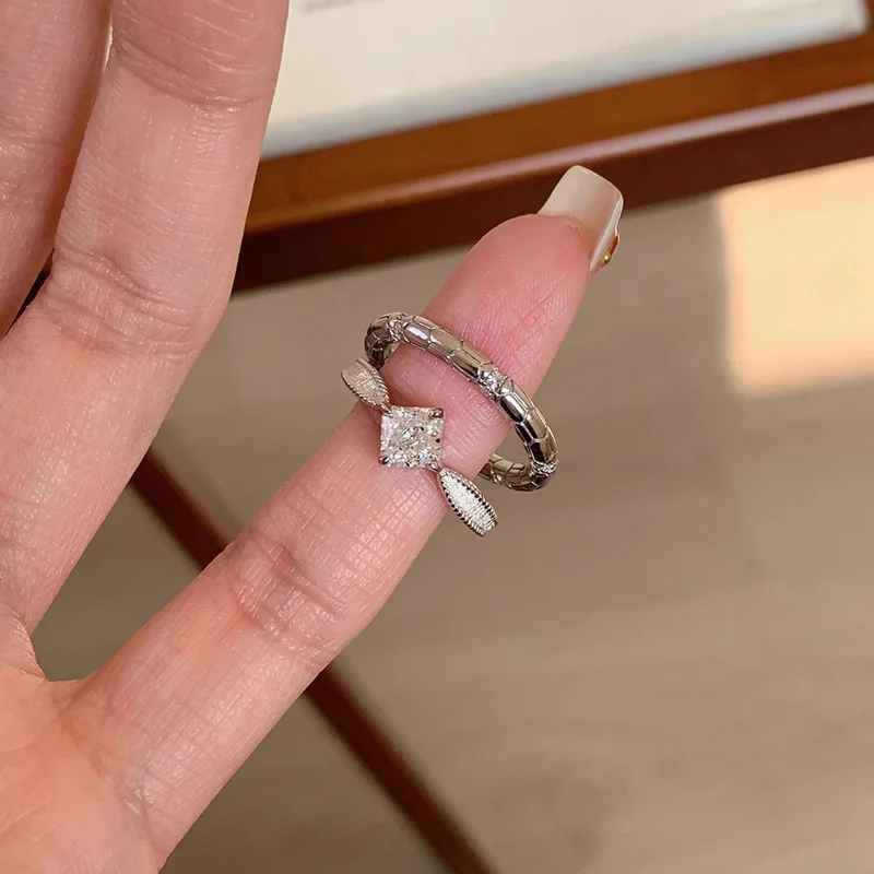 TFGLBU 1CT Princess Cut Moissanite Diamond Ring for Women 925 Sterling Silver Rings Cute Bridal 18k Plated Wedding Promise Band