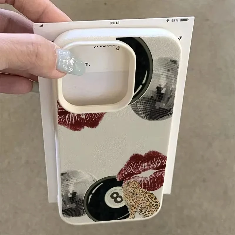 Per iPhone 16 15 14 13 12 11 Pro Max Custodia Vintage Lip Print Stampa leopardata Modello piscina Cover per iPhone 16 15 Plus X XS XR Funda