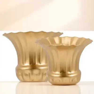 

2Pcs Cemetery Vase Decorative Graveyard Flower Pot Iron Urn Planter for Artificial Flowers Outdoor Memorial Garden Decoration