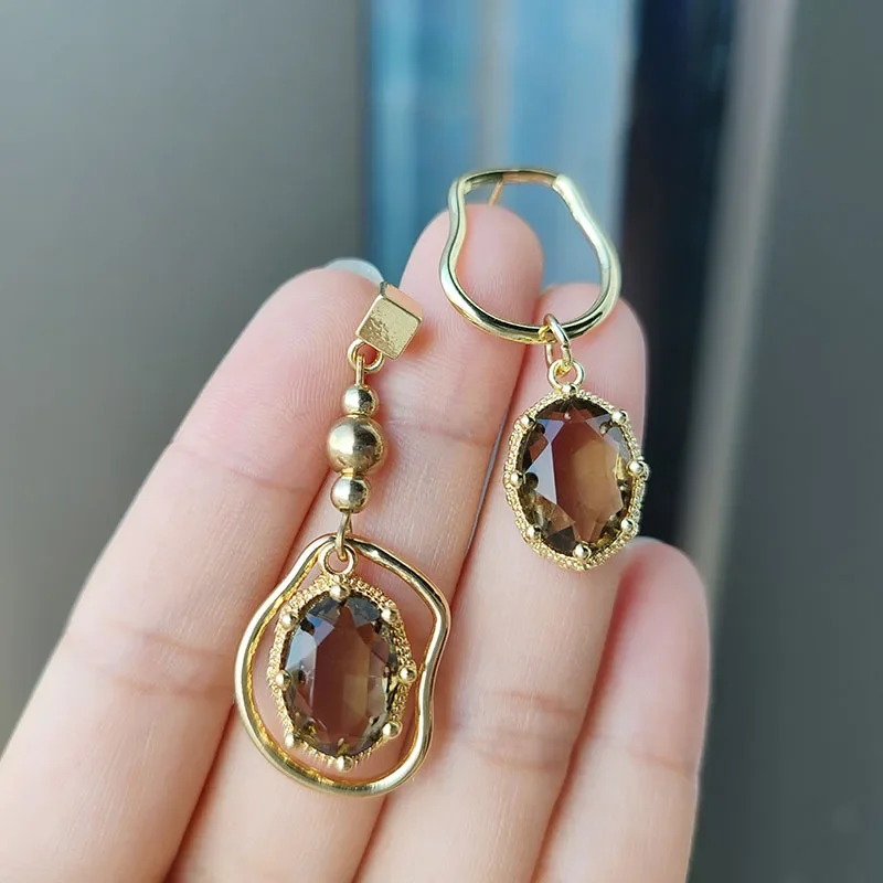 New Asymmetrical Vintage Tan Crystal Geometric Earrings For Women Fashion Korean Temperament Metal Earrings For Women Jewelry image 2