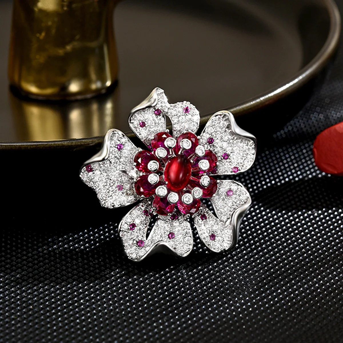 Chinese Style Elegant Sparkly Red Crystal Flower Brooch Pin Lucky Blessing Fortune Jewelry For Women Dress Scarf Coat Modesty