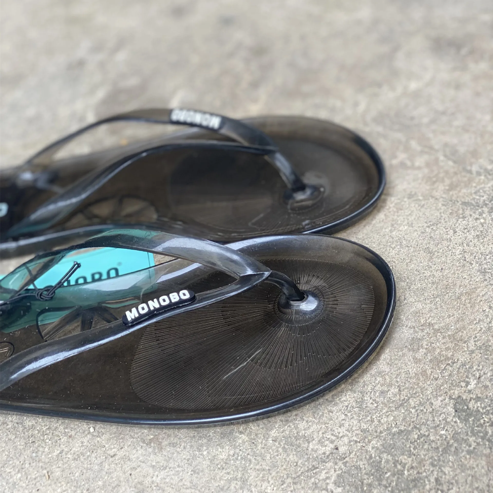 MONOBO المرأة الوجه يتخبط كلية الفتيات هلام كليب على نعال شاطئ مسطحة شفافة شقة كريستال أحذية أنيقة الصنادل الإناث