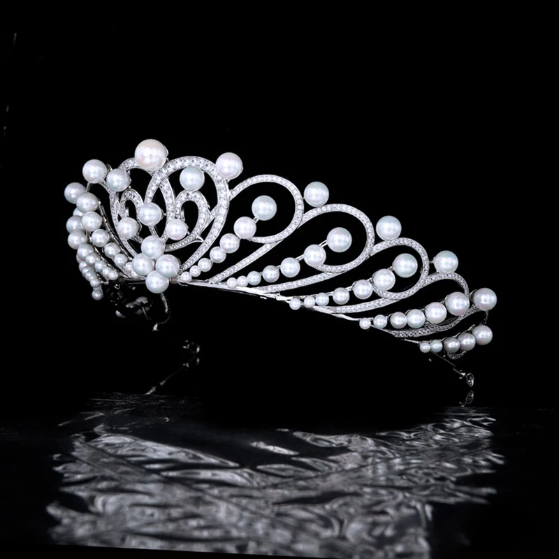 Himstory The Heart Shape Tiara Classic Europe Royal Pearls Cubic Hair Crown  for Wedding
