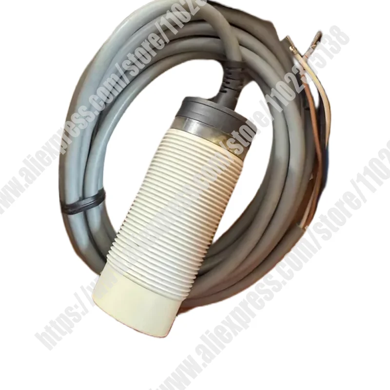 

Новый оригинальный емкостный датчик приближения EC3025NPAPL EC3025PPAPL