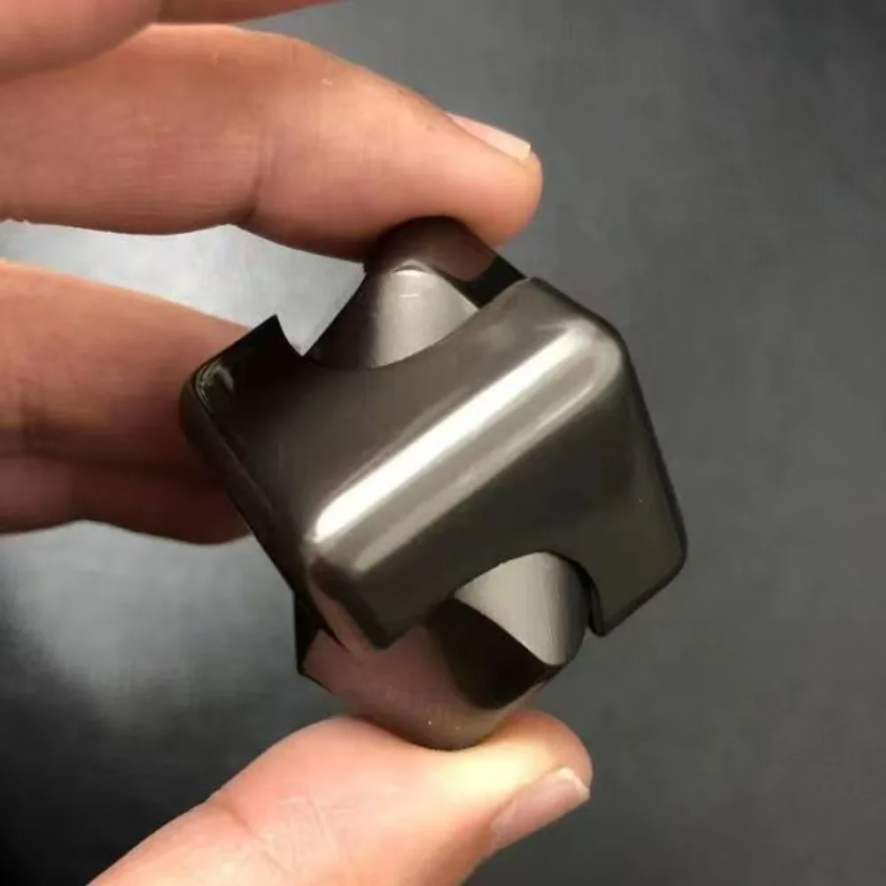 

Vent Toys Metal Cube Fingertip Gyroscope Flip Toy Rotating Fingertip Toys Anti-Anxiety Mini Fidget Spinner Children Gift