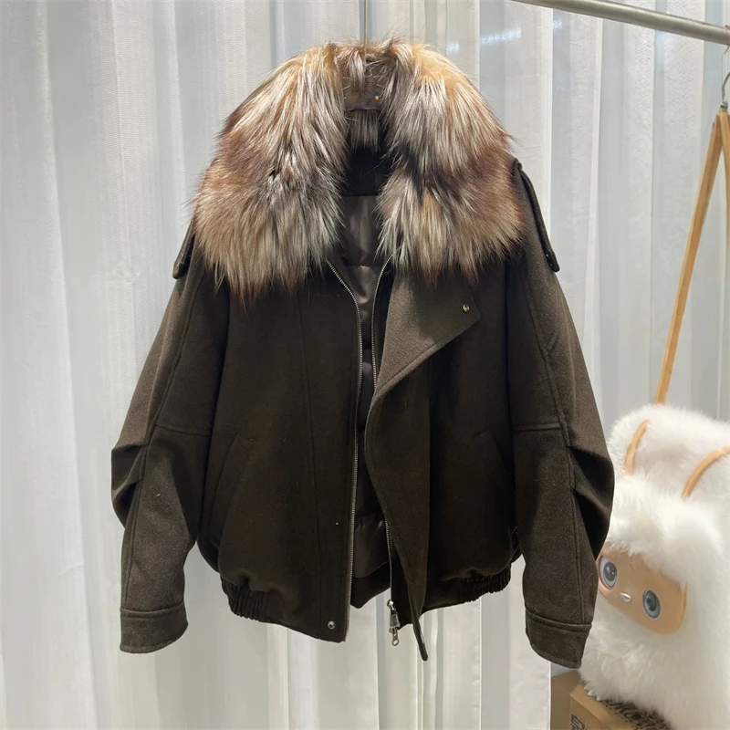 Women'sNew Winter Mid-Length DownJacket Stylish Loose and Extra-Warm WhiteDuck Down CoatFeaturing a Large Natural Fox Fur Collar