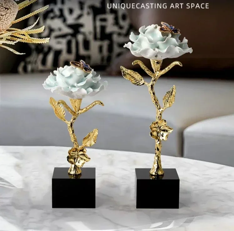 

Modern Luxury Ceramic Flower Alloy Branches Leaves Crystal Base Adornments Hotel Office Furnishing Decor Home Livingroom Crafts