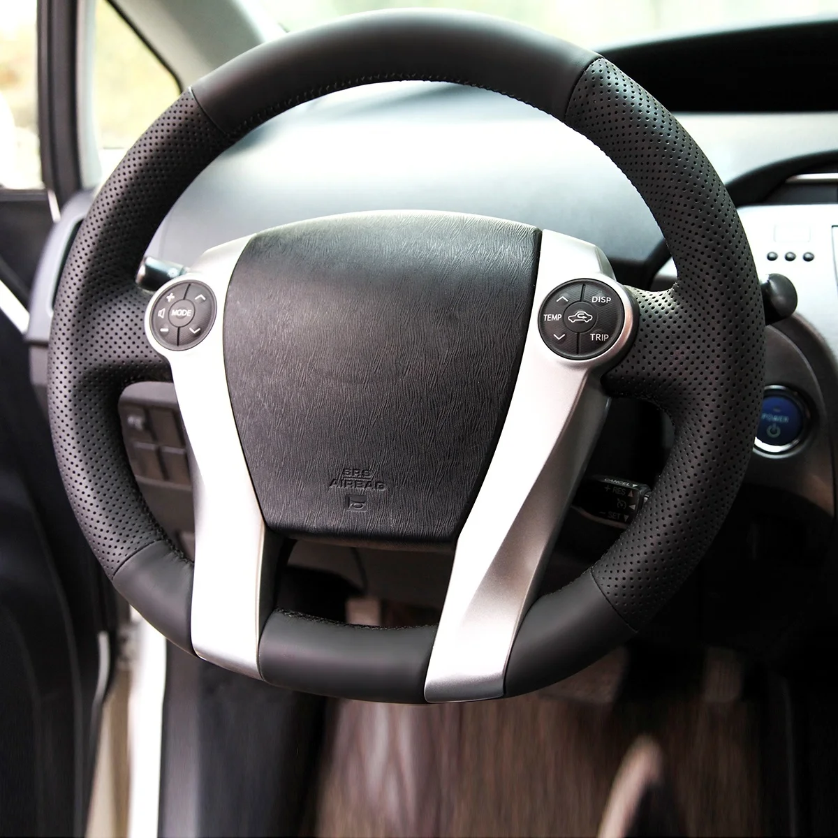 

Подходит для прошитых вручную чехлов на руль Toyota Prius. Ручная работа