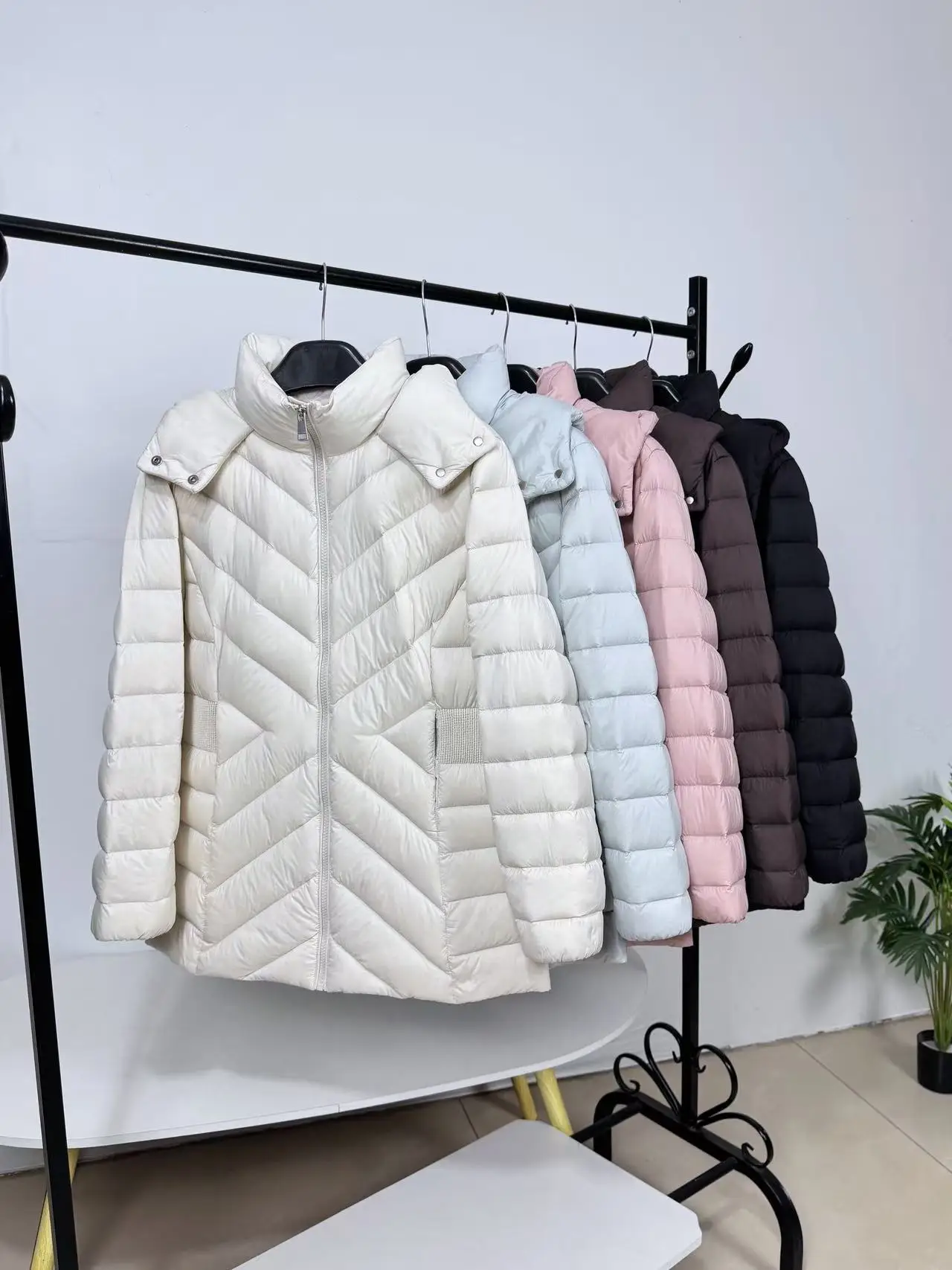 Abrigo de invierno ligero de plumas de ganso Puffer Jaet para mujer con capucha 90% relleno de costura de plumas Slim Fit Casual Sle