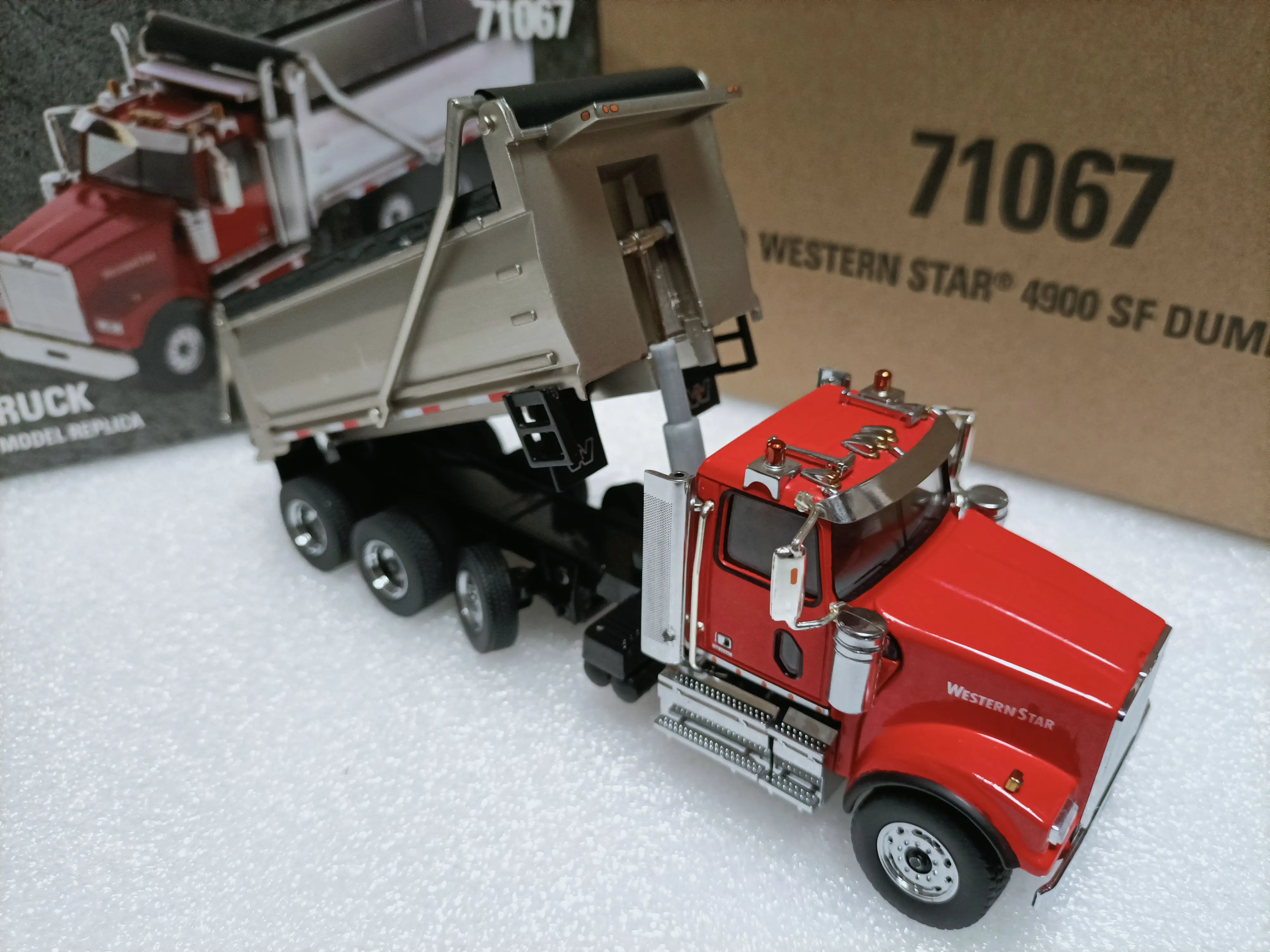 diecast-escala-1-50-western-star-4900sf-cabeza-roja-camion-de-carga-volquete-modelo-de-coche-juguete-coleccionable-regalo-recuerdo-adorno-de-exhibicion