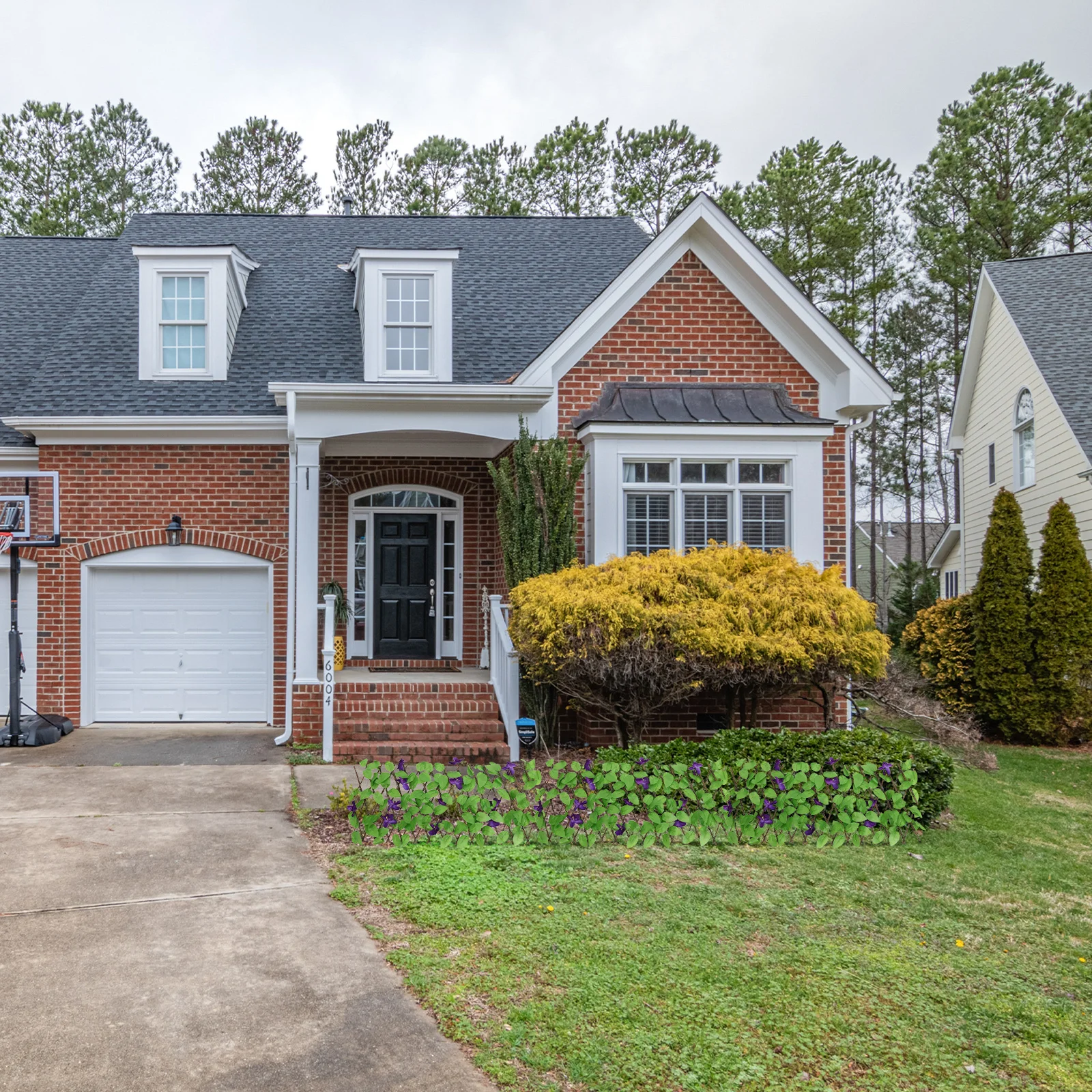 

Emulated Artificial Green Plant Wall Faux Leaf Trellis Garden Decoration Outdoor Green Fence Simulated Plant Wall