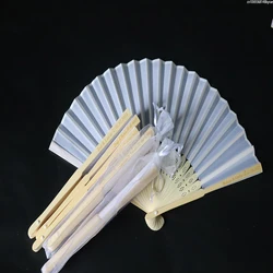 Abanico de papel plegable para novia y novio, accesorio personalizado con nombre y fecha, ideal para regalo de invitados, 50 y 80 unidades