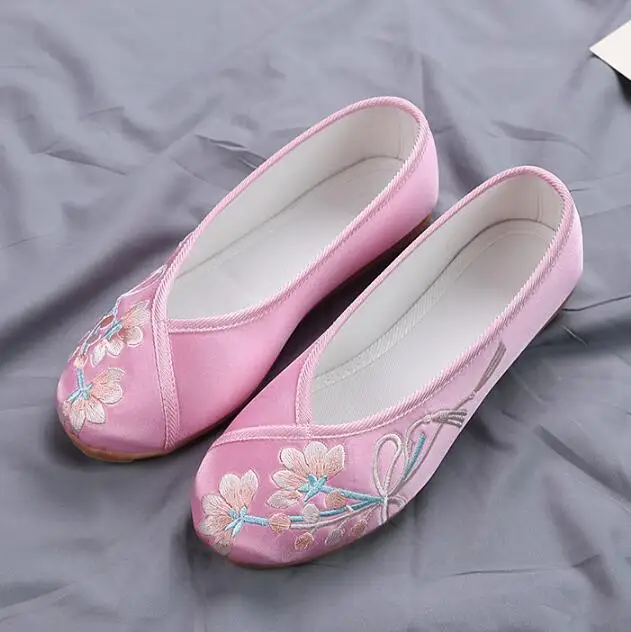 Chinese Traditional Cloth Shoes Embroidered Women Flat Spring Hanfu Dance Pink Vintage