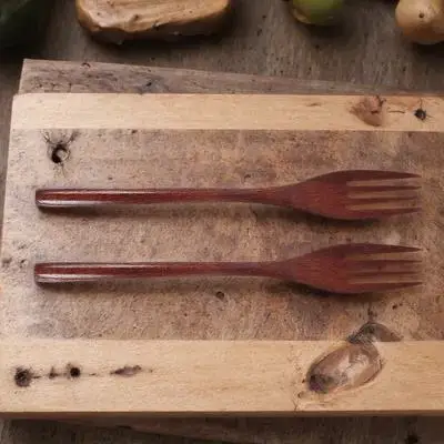 

2Pcs Wooden Forks Delicate Design Long Handle Ergonomic Comfortable Natural Wood Material Salad Mixing Stirring Fork
