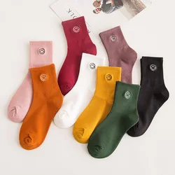 Calcetines de algodón con bordado de sonrisa para mujer, calcetín de tubo medio, Color sólido, amarillo, Morado, blanco y rosa, informal, cómodo, 36-42, primavera y otoño, 1 par