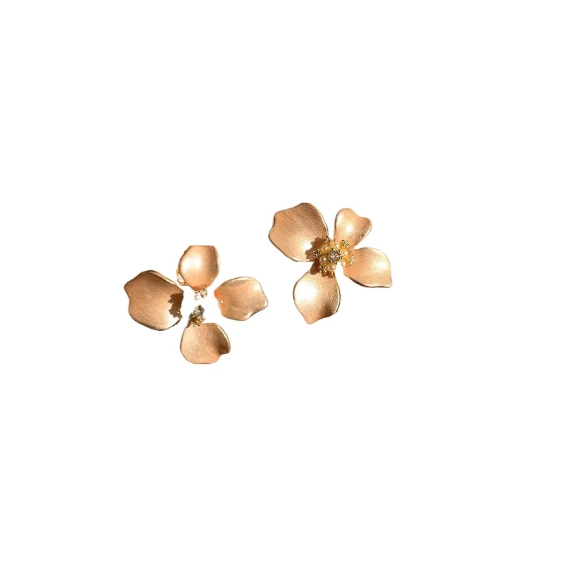 

Flower earrings new explosion high-end sterling silver stud earrings suitable for summer earrings