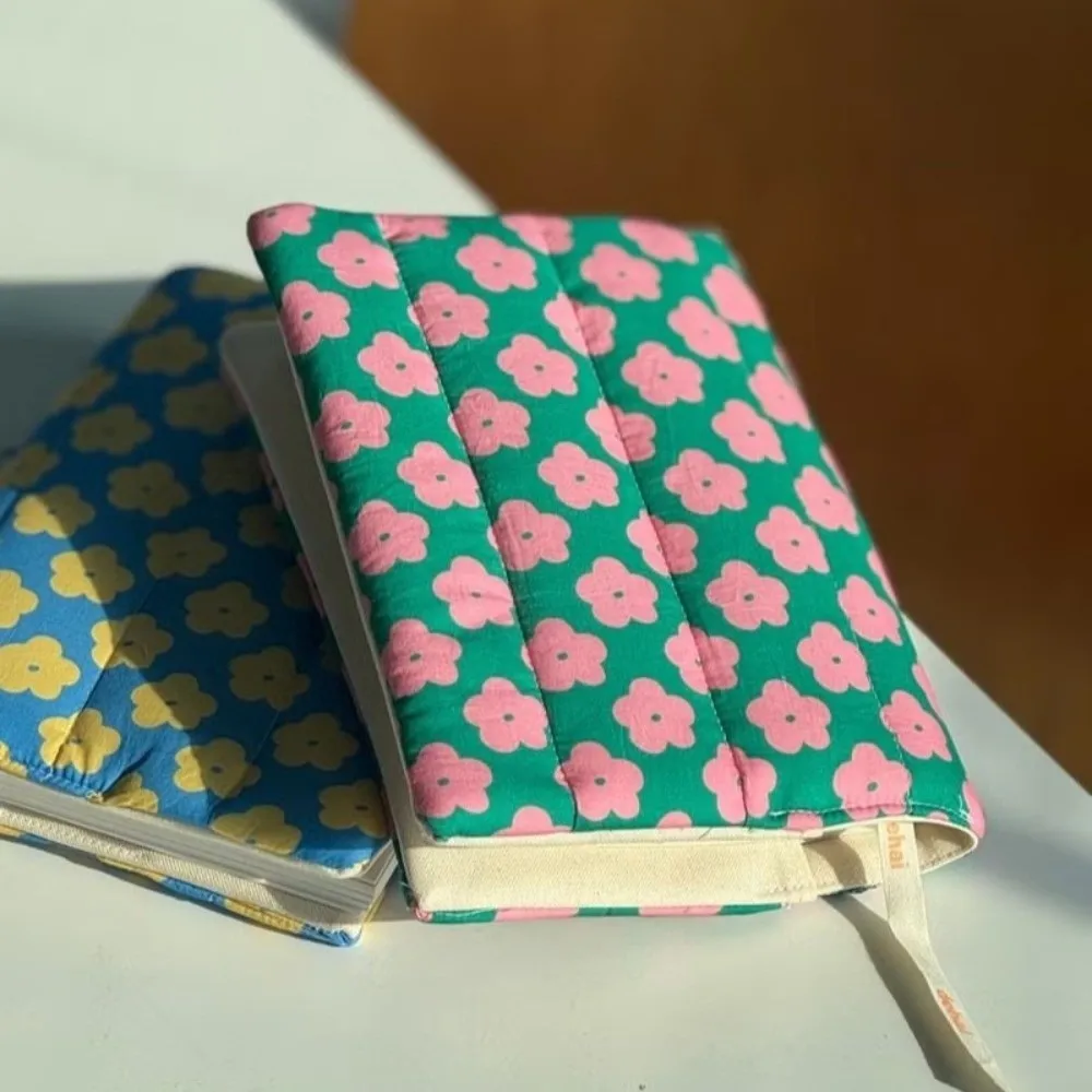 Aesthetic Floral Design Fabric Book Cover Lightweight Reusable Fabric Book Sleeve Quilted Striped Fabric Book Jacket Summer