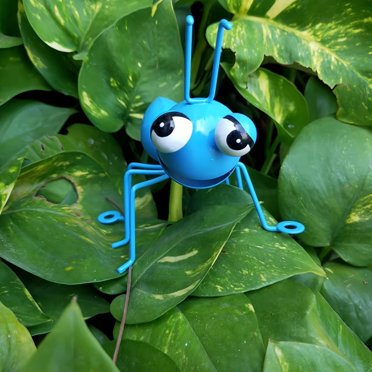 ชุดประติมากรรมมดเหล็กชนบท 4 ชิ้นที่มีตาโต - เหมาะสําหรับการตกแต่งสวนและลาน ธีมฮาโลวีน ไม่ต้องใช้แบตเตอรี่