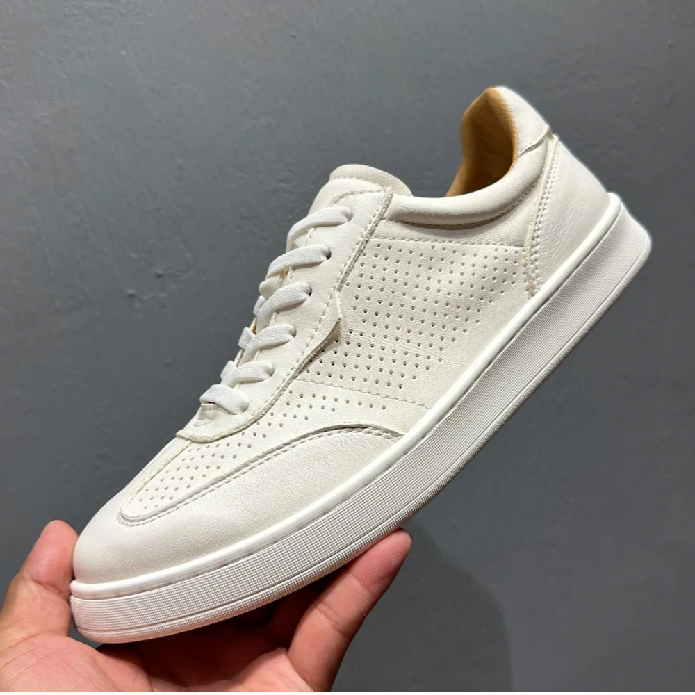 

QHCCID Classic White High Quality Soft Cowhide Board Shoes Trendy Male Sneaker Breathable Flattie Casual Men's Shoe