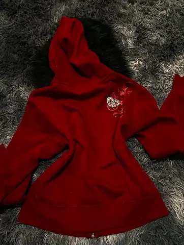 เสื้อฮู้ดขนเฟอร์สีแดงสำหรับผู้หญิง แบบซิป มีลายหัวใจ ทรงเข้ารูป สไตล์สาวฮอต เสื้อผ้าฤดูใบไม้ร่วง