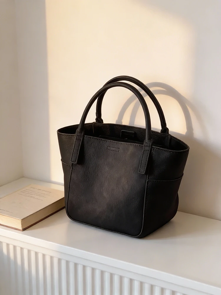 

Black Bucket Handbag Women's Commuter Bag 2026 New Luxury Minimalist Style Shoulder Bag Soft Polyester Magnetic Buckle