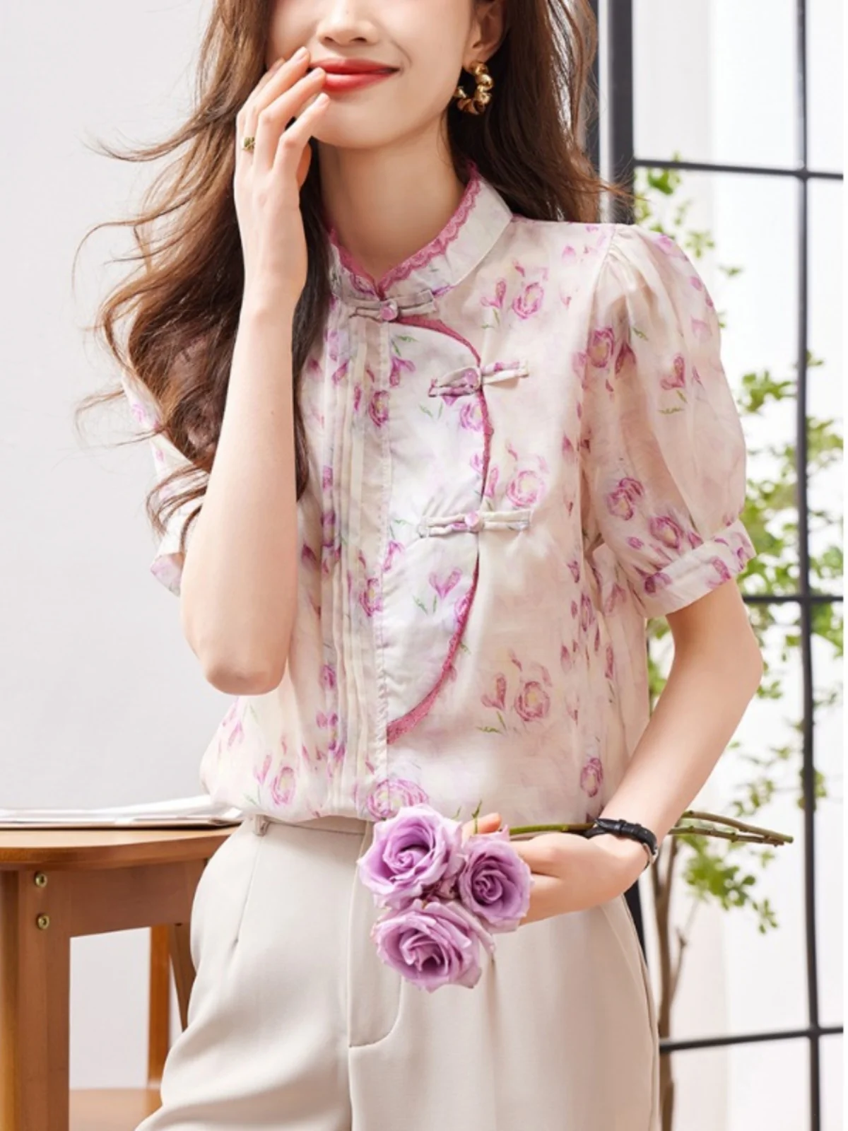 

Новая китайская женская блузка из шелкового шифона с цветочным принтом, коротким рукавом и воротником-стойкой, летняя, модная, молодежная, элегантная.