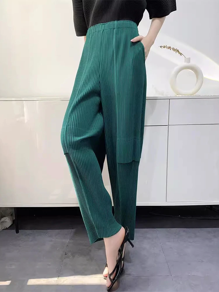 GVUW Pleated Pencil Pants Women Elastic Waist Pockets Solid Color New 2024 Niche Design Autumn Female Casual Trousers 17G7910