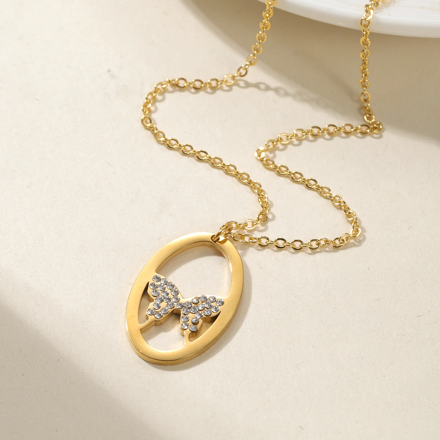 Oval Framed Butterfly Pendant Necklace Butterfly Fully Diamond Studded 18K Gold Plated Stainless Steel Sparkling Jewelry Gift