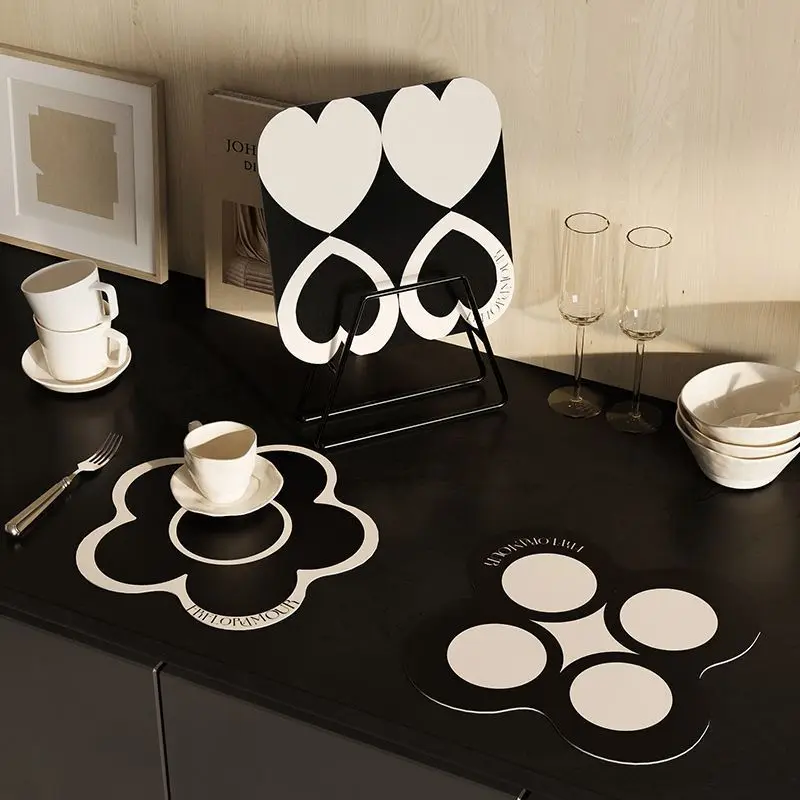 Absorbent Coasters Diatom Mud Black and White Luxury Style, High-end, Non-slip, Stain-resistant, Quick-drying Mats