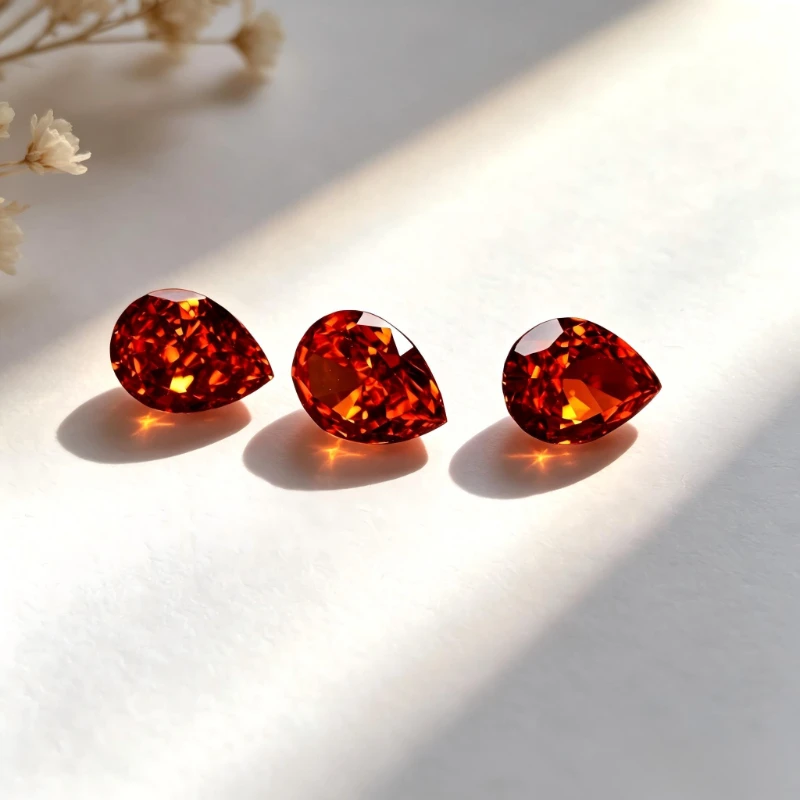 Kubischer Zirkonia Birnenform Künstlicher Zirkon Rote Farbe 5A+ Qualität CZ 4K-Schliff Crushed Ice Cut Hochkarätiger Diamant – Detail 3