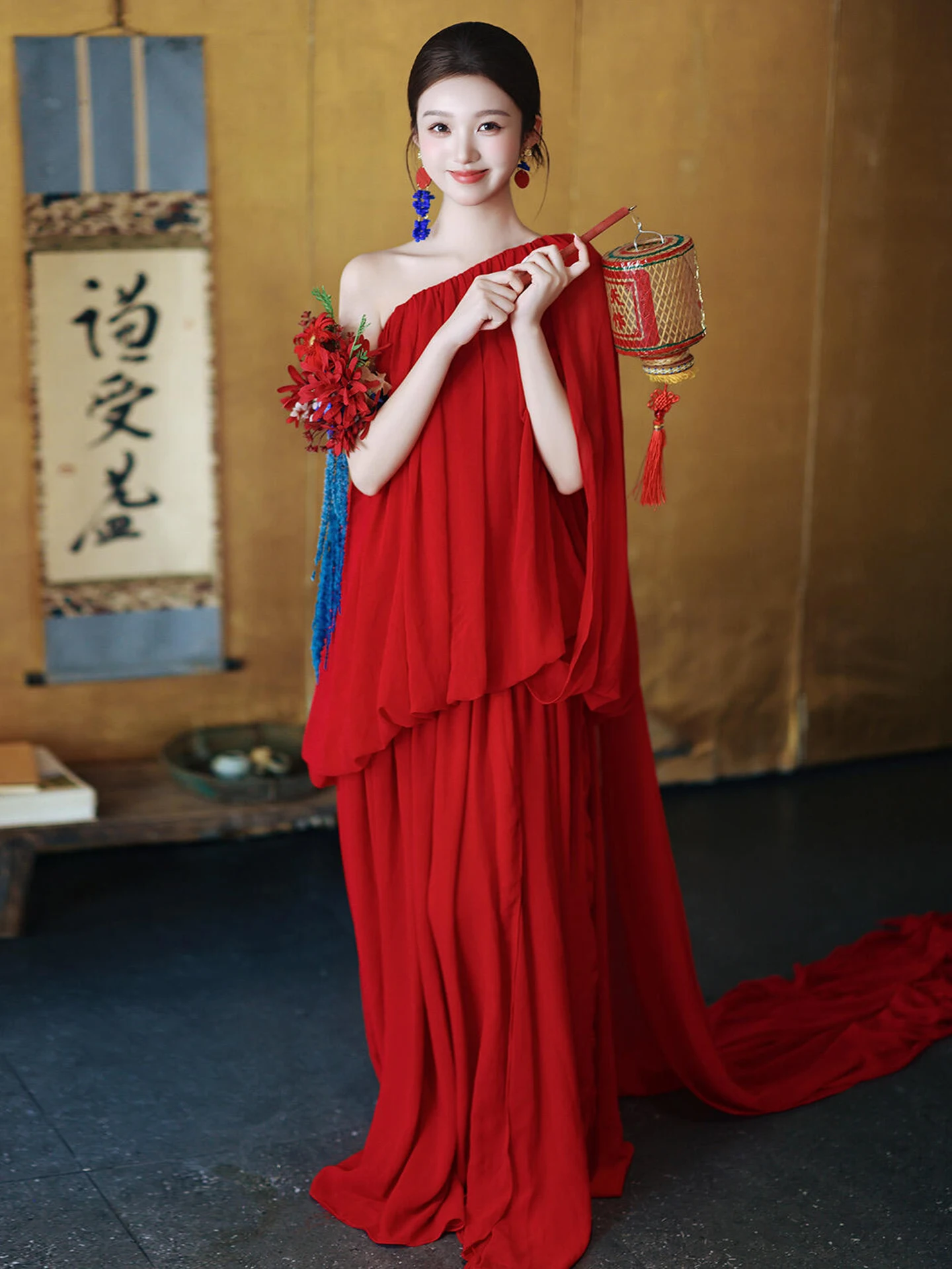 ชุดคลุมเจ้าสาวสีแดงแบบไหล่เดียว ชุดราตรีงานหมั้นสำหรับผู้หญิง ดีไซน์หรูหรา น้ำหนักเบา ชุดงานแต่งงานสุดหรูสำหรับพิธีดื่มอวยพร